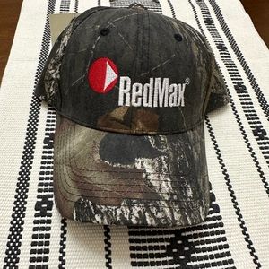 Red Max mossy oak hat one size